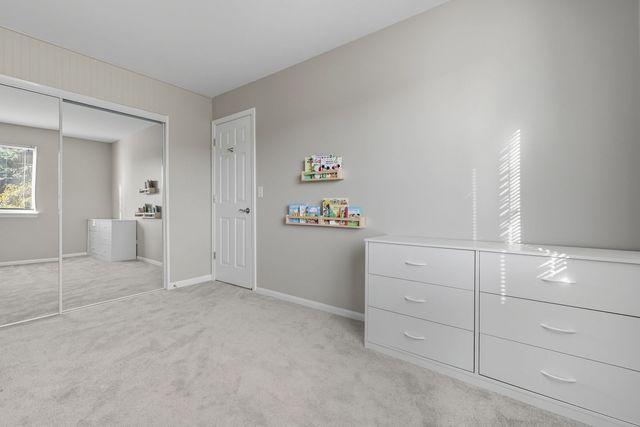 93 Berkshire Court, Gurnee, IL 60031