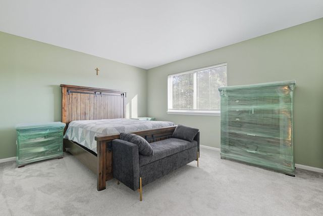 93 Berkshire Court, Gurnee, IL 60031