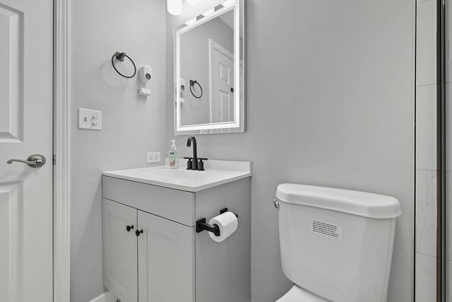 93 Berkshire Court, Gurnee, IL 60031