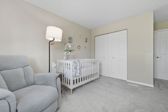 93 Berkshire Court, Gurnee, IL 60031