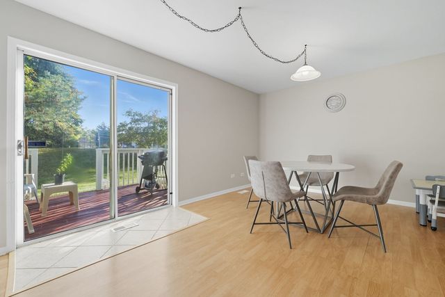 93 Berkshire Court, Gurnee, IL 60031