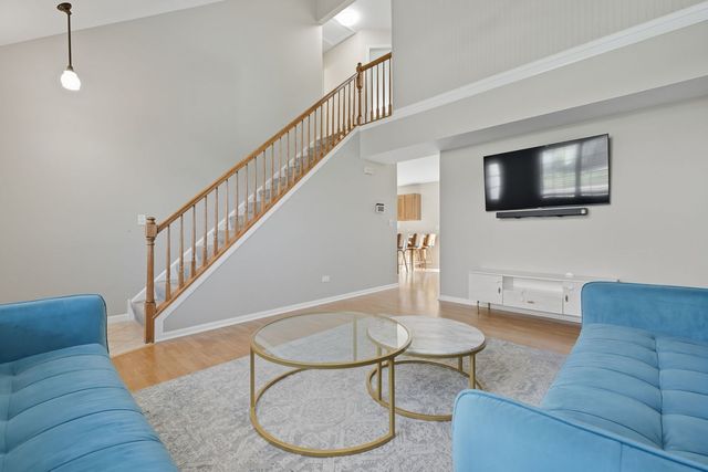 93 Berkshire Court, Gurnee, IL 60031