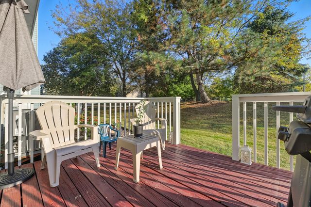 93 Berkshire Court, Gurnee, IL 60031