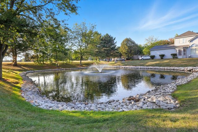 93 Berkshire Court, Gurnee, IL 60031