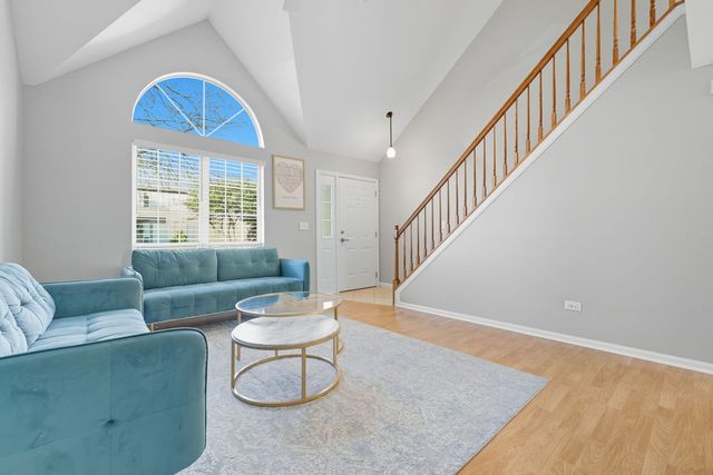 93 Berkshire Court, Gurnee, IL 60031