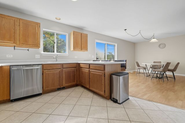 93 Berkshire Court, Gurnee, IL 60031