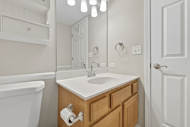 93 Berkshire Court, Gurnee, IL 60031