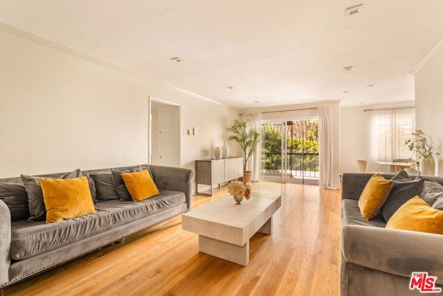 321 N Palm Drive 3, Beverly Hills, CA 90210