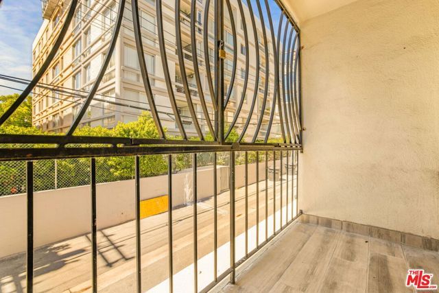 321 N Palm Drive 3, Beverly Hills, CA 90210