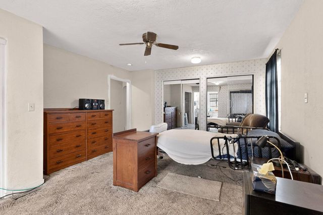 601 PALOMAS Drive SE, Albuquerque, NM 87108