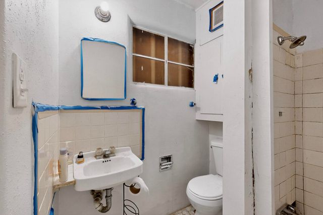 601 PALOMAS Drive SE, Albuquerque, NM 87108