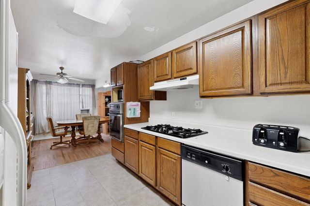 601 PALOMAS Drive SE, Albuquerque, NM 87108