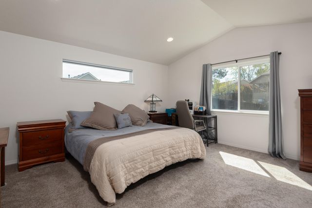 2955 NE Quiet Canyon Drive, Bend, OR 97701