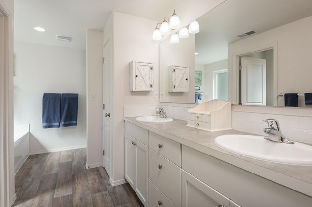 2955 NE Quiet Canyon Drive, Bend, OR 97701