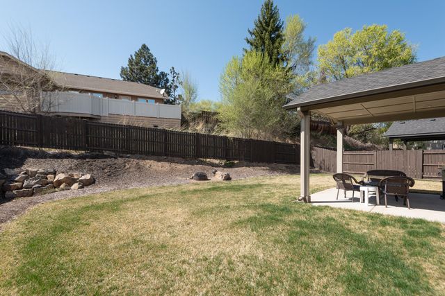 2955 NE Quiet Canyon Drive, Bend, OR 97701