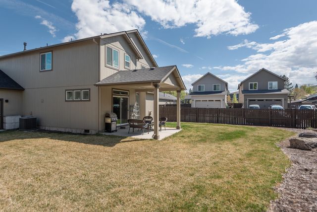 2955 NE Quiet Canyon Drive, Bend, OR 97701