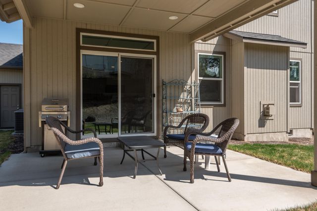 2955 NE Quiet Canyon Drive, Bend, OR 97701