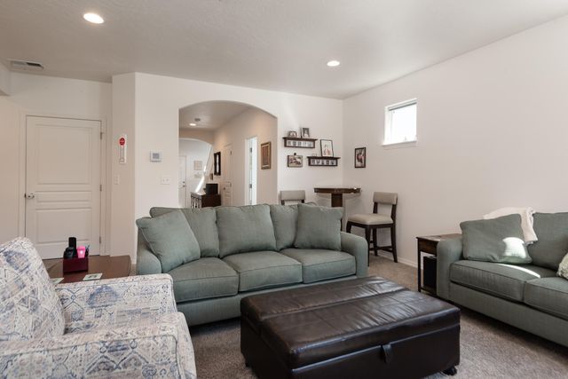 2955 NE Quiet Canyon Drive, Bend, OR 97701