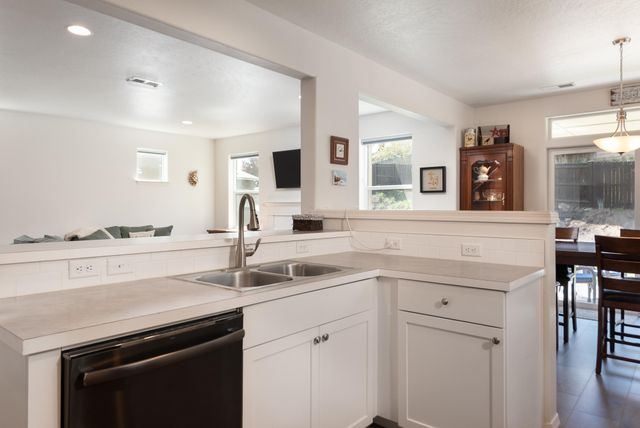 2955 NE Quiet Canyon Drive, Bend, OR 97701