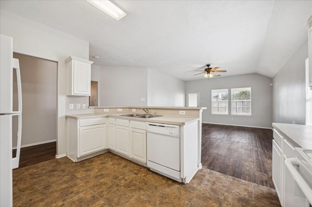 448 Sandstone Creek Lane, Dickinson, TX 77539