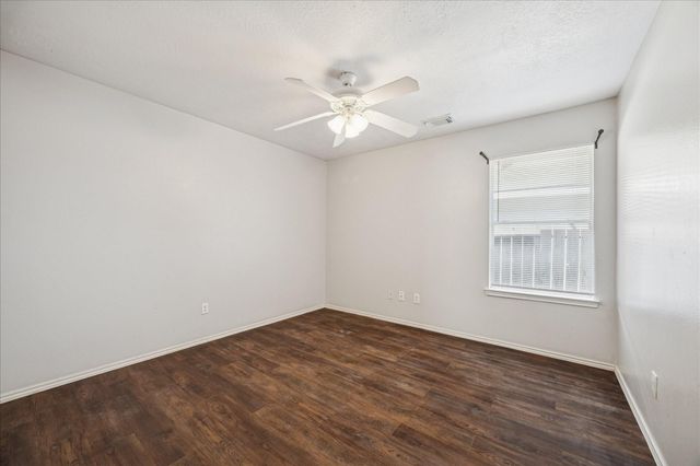 448 Sandstone Creek Lane, Dickinson, TX 77539