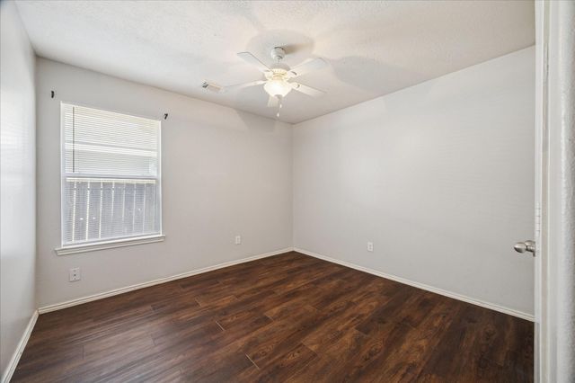 448 Sandstone Creek Lane, Dickinson, TX 77539