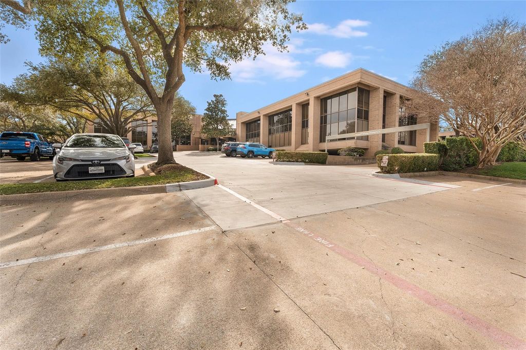 8350 Meadow Road 253, Dallas, TX 75231