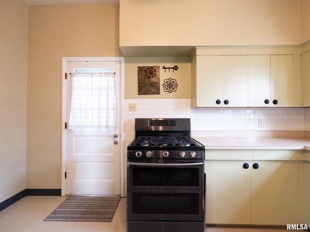 918 MARGARET Street, Pekin, IL 61554