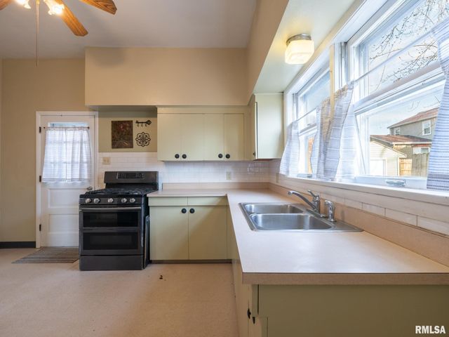 918 MARGARET Street, Pekin, IL 61554