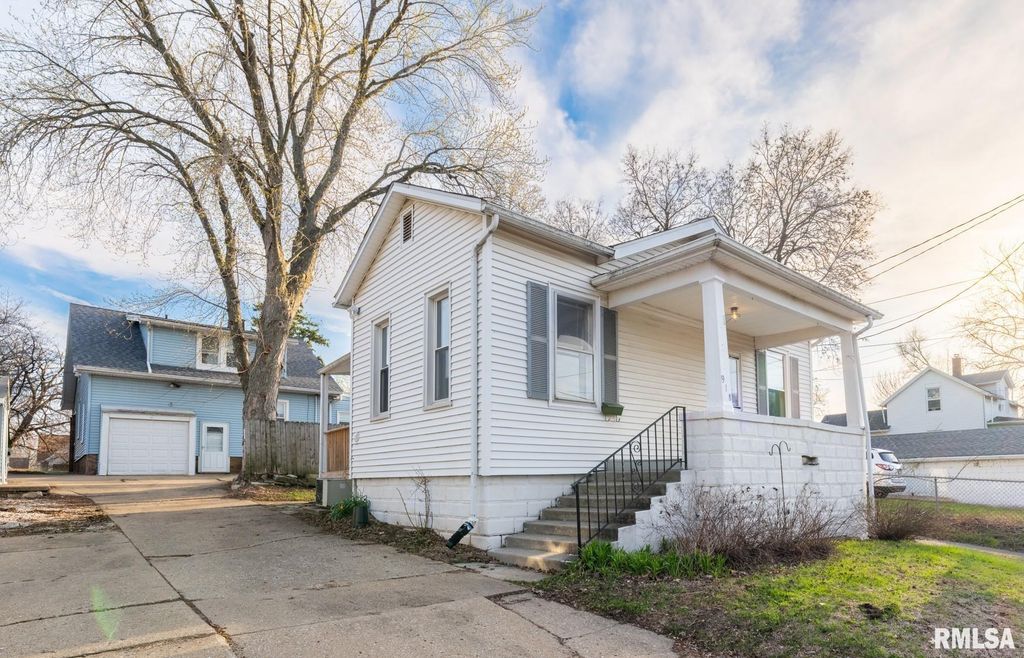 918 MARGARET Street, Pekin, IL 61554