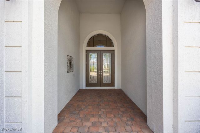 8950 Shenendoah CIR, Naples, FL 34113