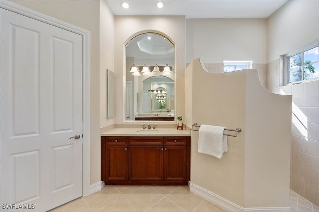 8950 Shenendoah CIR, Naples, FL 34113