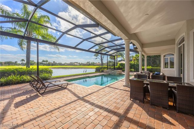 8950 Shenendoah CIR, Naples, FL 34113