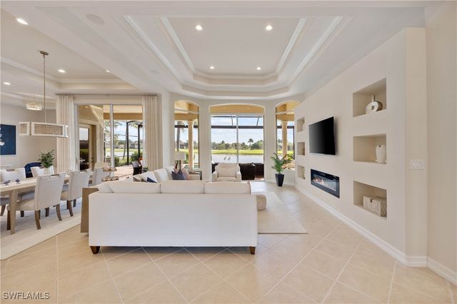 8950 Shenendoah CIR, Naples, FL 34113