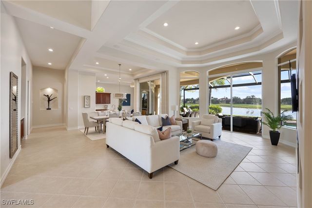 8950 Shenendoah CIR, Naples, FL 34113