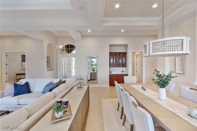 8950 Shenendoah CIR, Naples, FL 34113