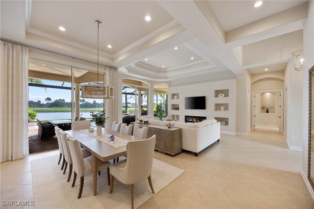 8950 Shenendoah CIR, Naples, FL 34113