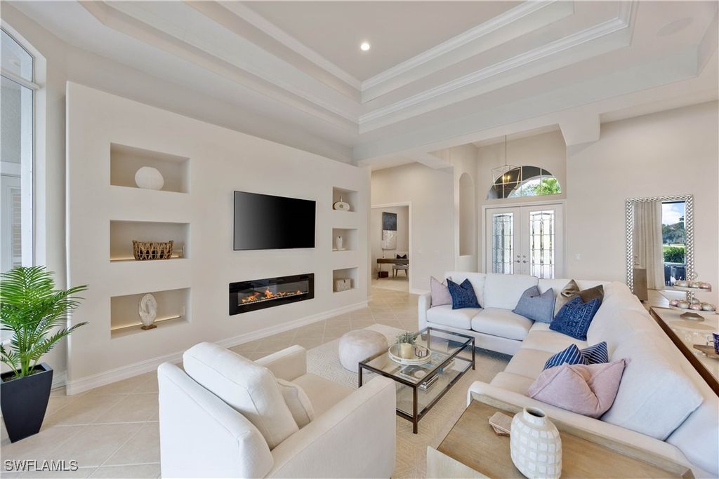 8950 Shenendoah CIR, Naples, FL 34113