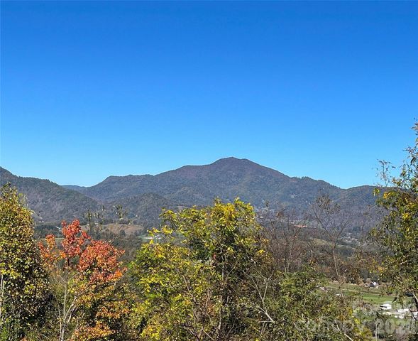 114 Nesting Ridge, Waynesville, NC 28785