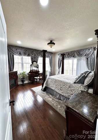 114 Nesting Ridge, Waynesville, NC 28785