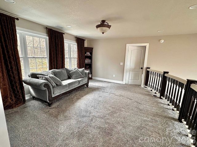 114 Nesting Ridge, Waynesville, NC 28785