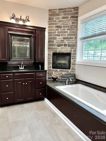 114 Nesting Ridge, Waynesville, NC 28785