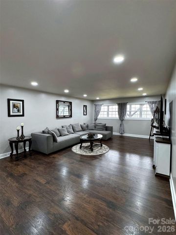 114 Nesting Ridge, Waynesville, NC 28785