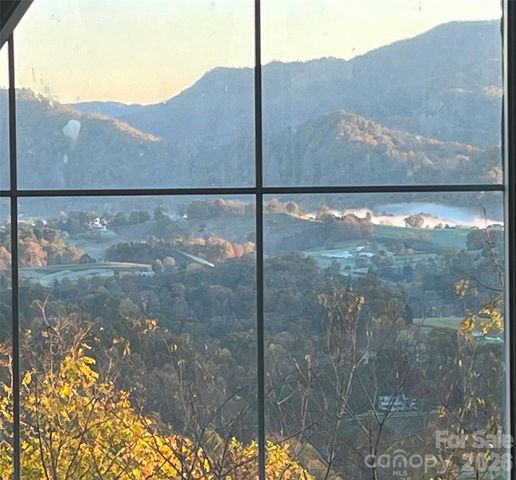 114 Nesting Ridge, Waynesville, NC 28785