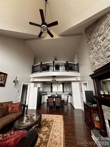 114 Nesting Ridge, Waynesville, NC 28785