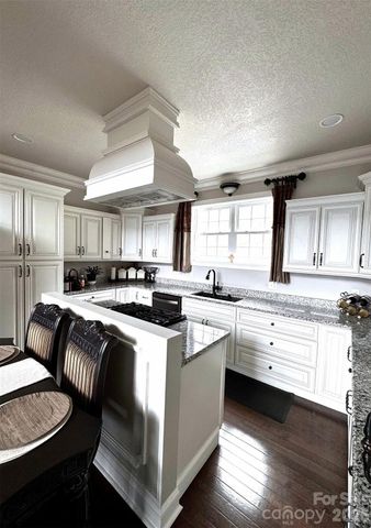 114 Nesting Ridge, Waynesville, NC 28785