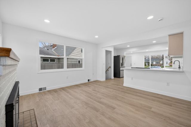 2026 Ames Avenue E, Saint Paul, MN 55119