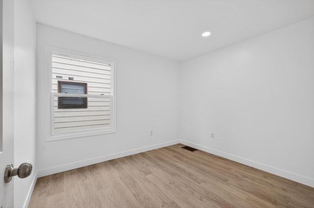 2026 Ames Avenue E, Saint Paul, MN 55119