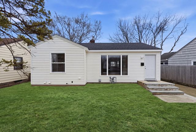 2026 Ames Avenue E, Saint Paul, MN 55119