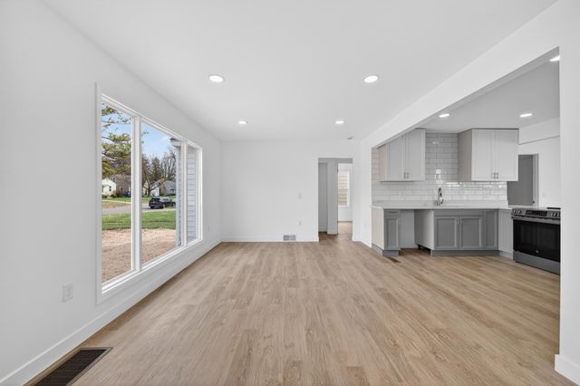 2026 Ames Avenue E, Saint Paul, MN 55119